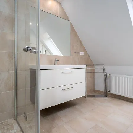 Ferienwohnung-1-im-landhaus-am-wildpark-boek